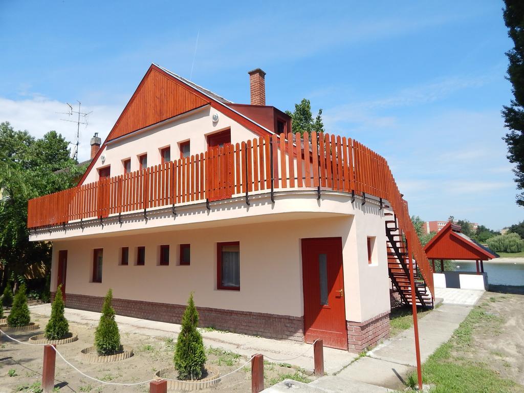 Napsugar Apartman Baja Dış mekan fotoğraf